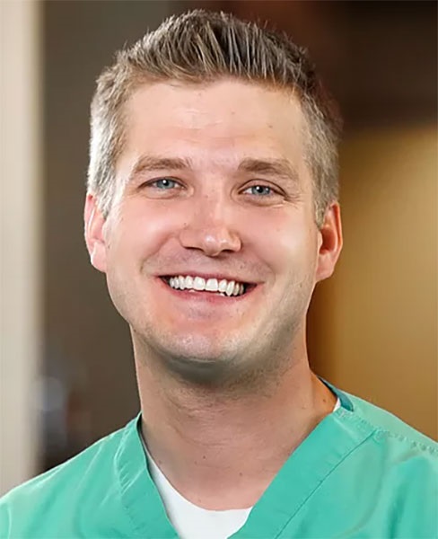 Riley D. Clark, DMD The Complete Digital Workflow of Implant Dentistry